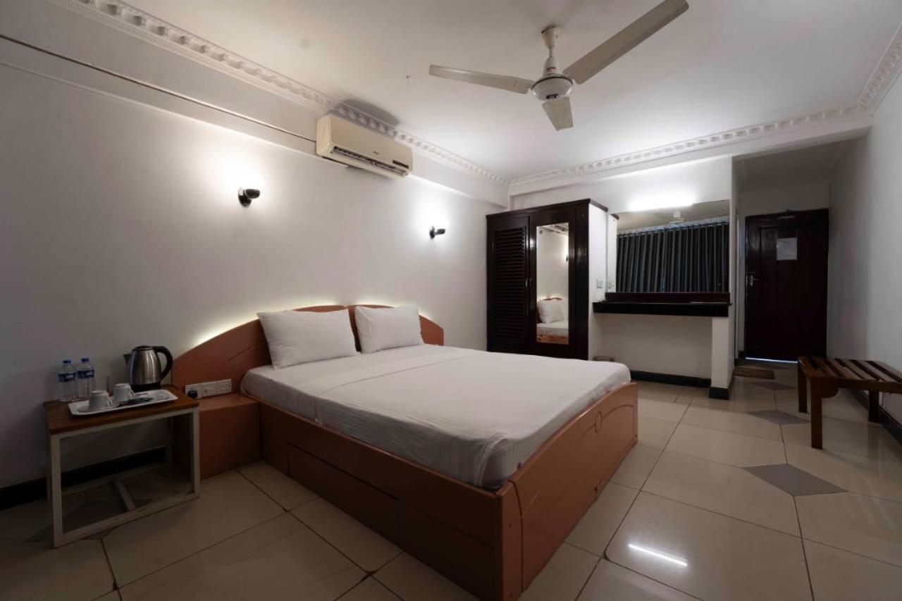 Topaz Beach Hotel Negombo Eksteriør bilde