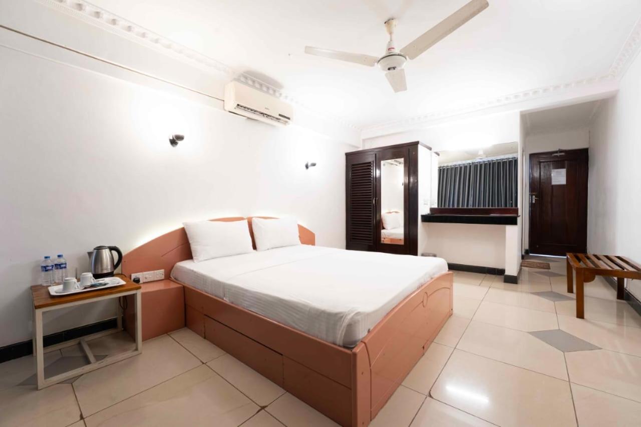 Topaz Beach Hotel Negombo Eksteriør bilde